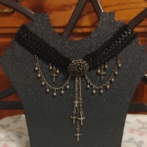 🖤 Hot Topic Black Adjustable Choker with Cross Medallion 🖤